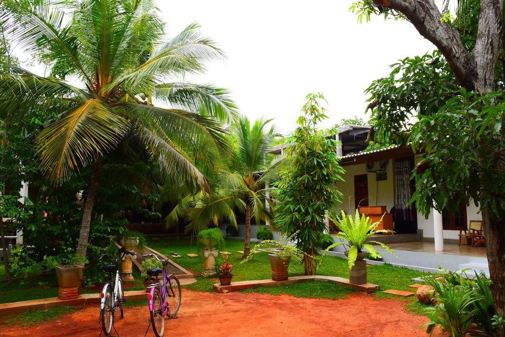 Liyana Bed & Breakfast 2*